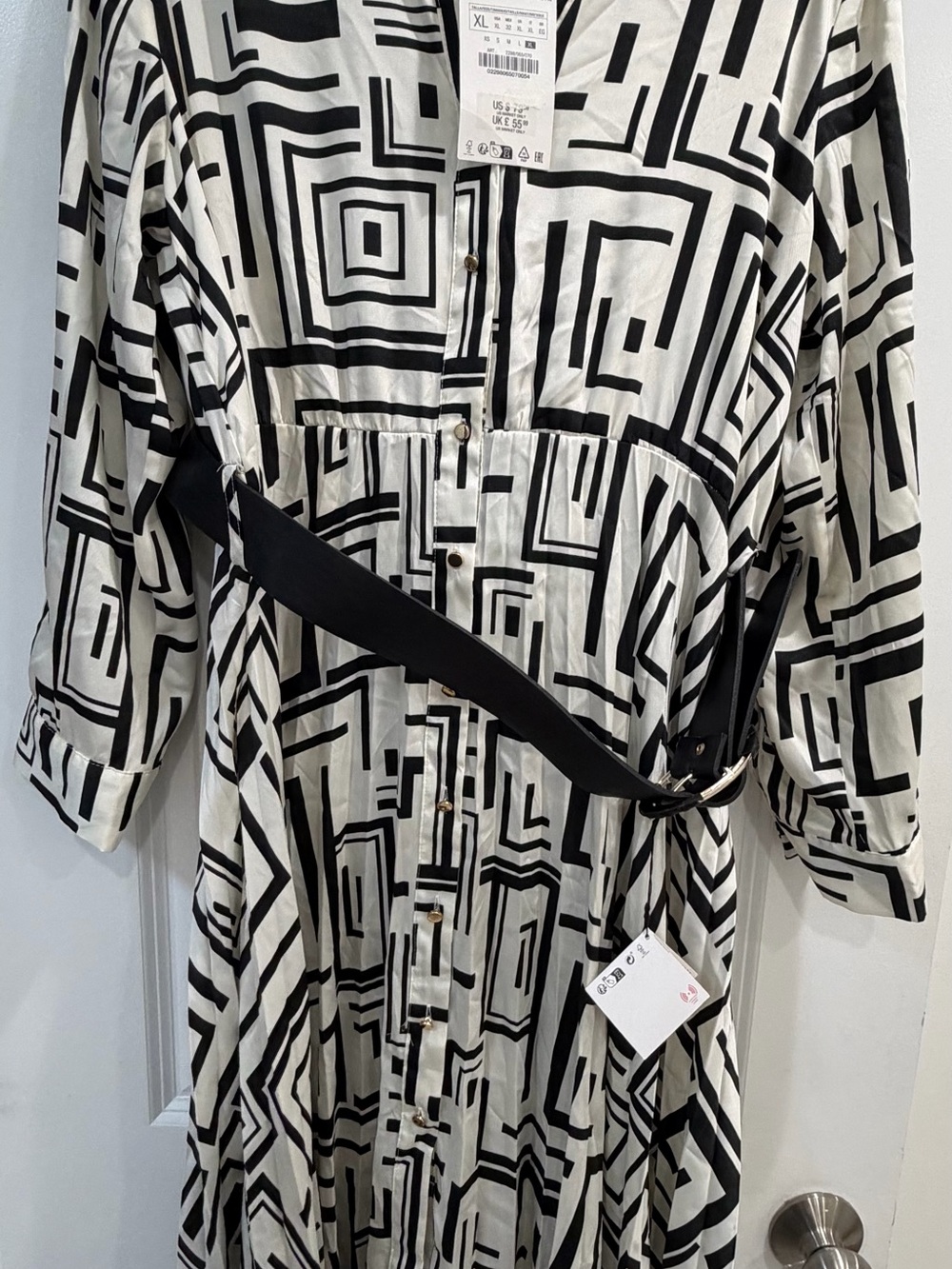 Zara Black and White Geometric Button-Front Blouse